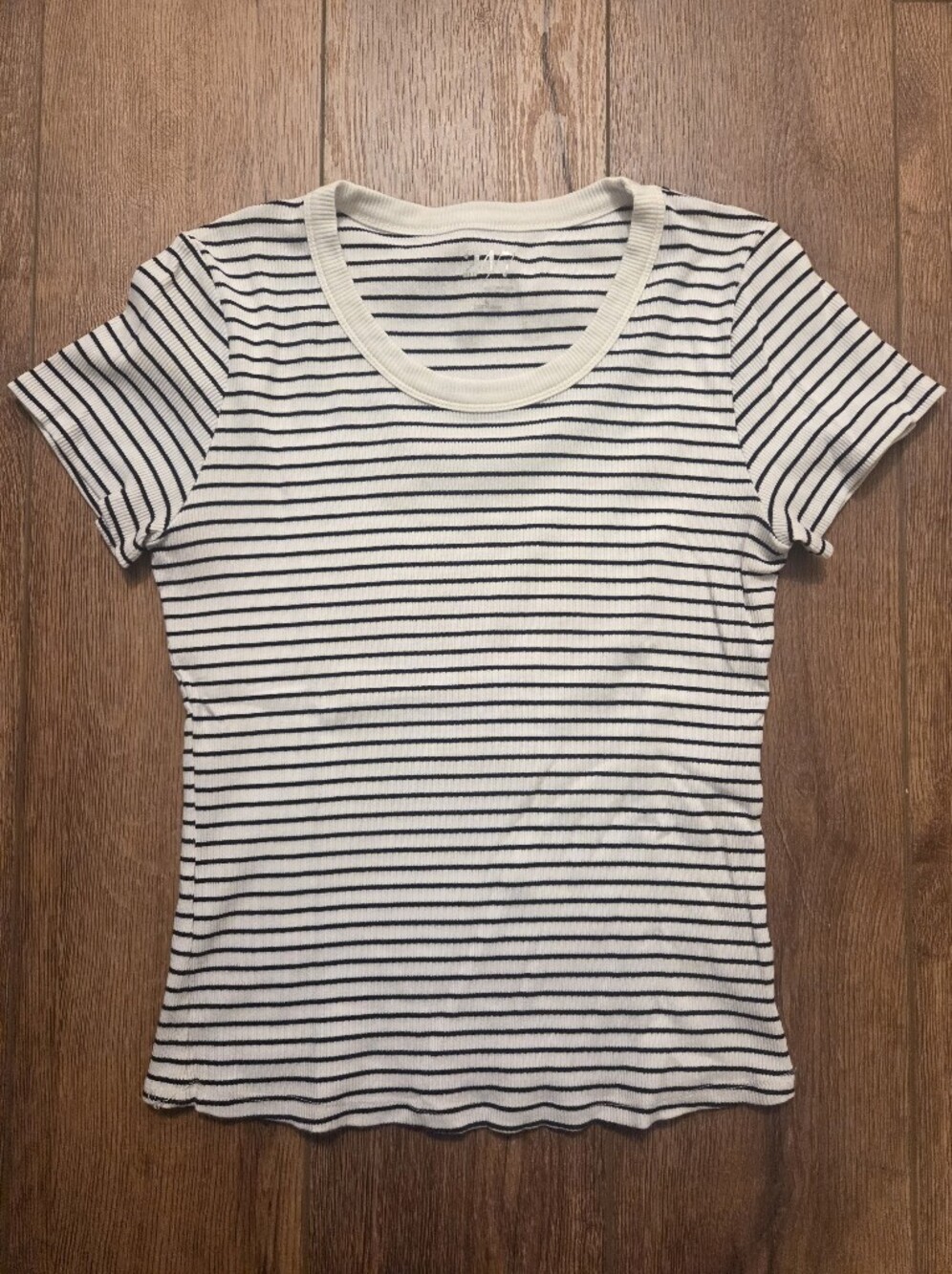Maurice's 24/7 Women’s White & Black Striped Short Sleeve Ribbed Tee NWOT